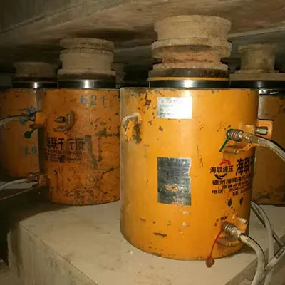 Vérin hydraulique
