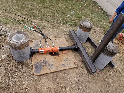 Vérin hydraulique double effet